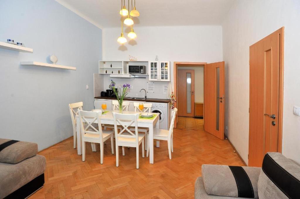 Condo In Vinohrady Прага Экстерьер фото