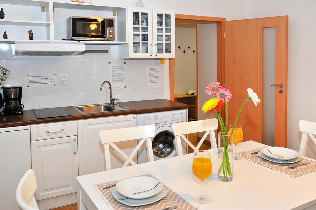 Condo In Vinohrady Прага Экстерьер фото