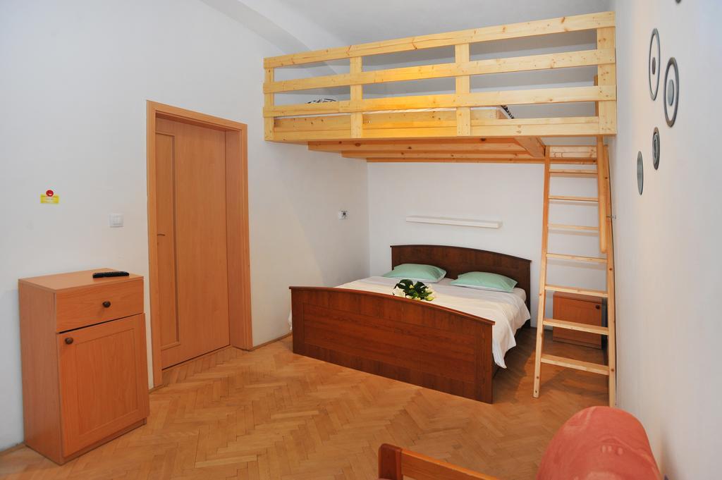 Condo In Vinohrady Прага Экстерьер фото